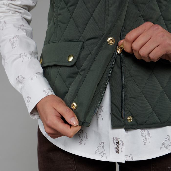 Zip detail on the Toggi Ladies Storford Quilted Gilet in Dark Khaki