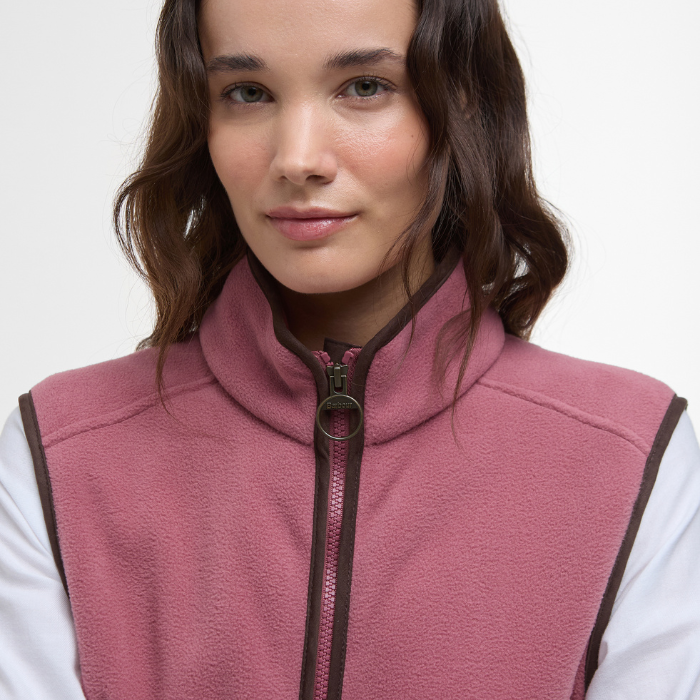 Close up of zip detail on the Ladies Country Colton Fleece Gilet in Deep Pruce