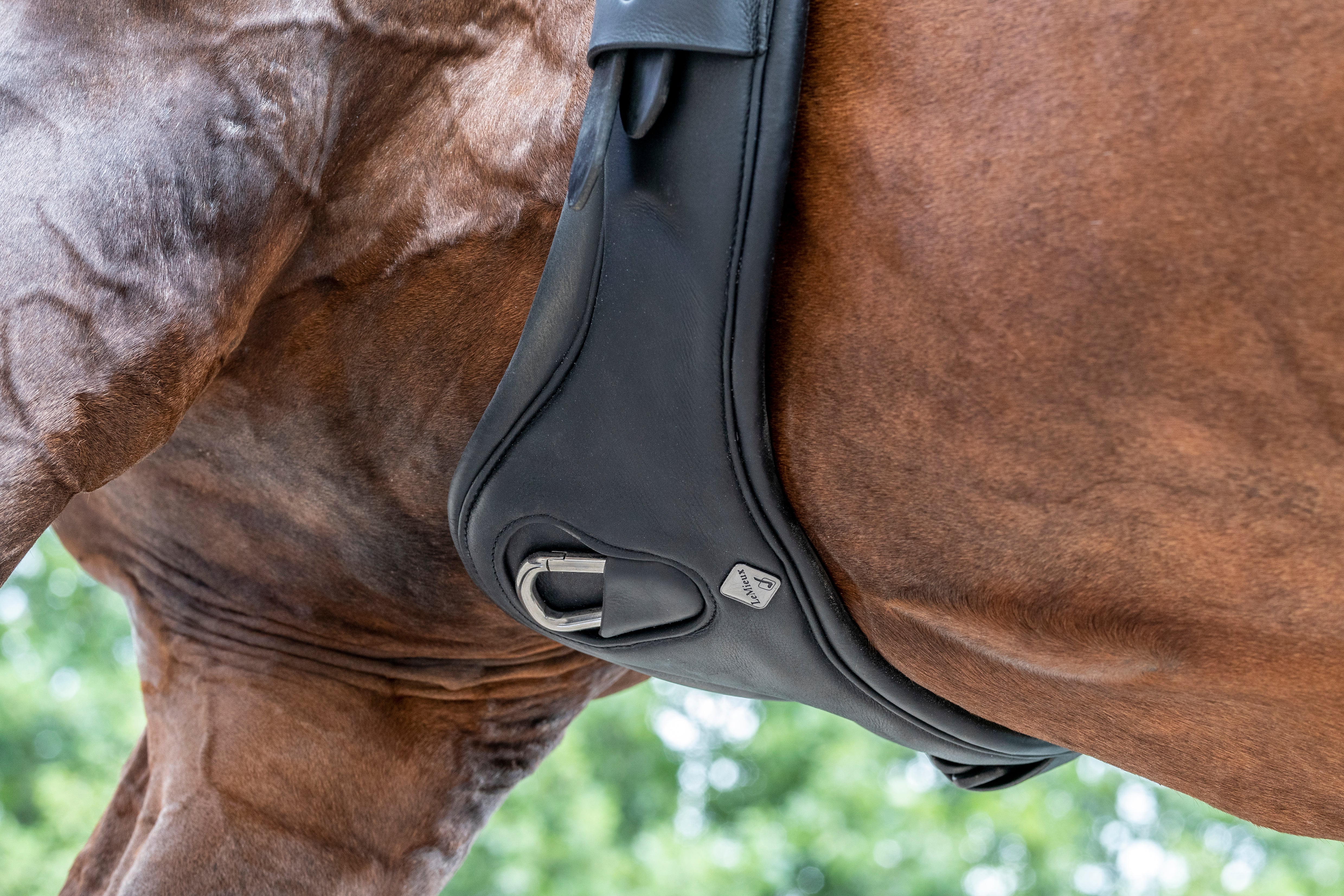 LeMieux Gel-Tek Anatomic Jumping Girth